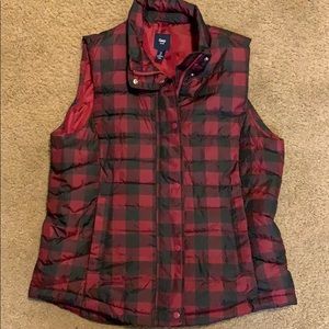 Price⬇️ Drop Burgundy and Black Plaid Bubble Vest